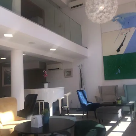 Arte & 大特尔诺沃